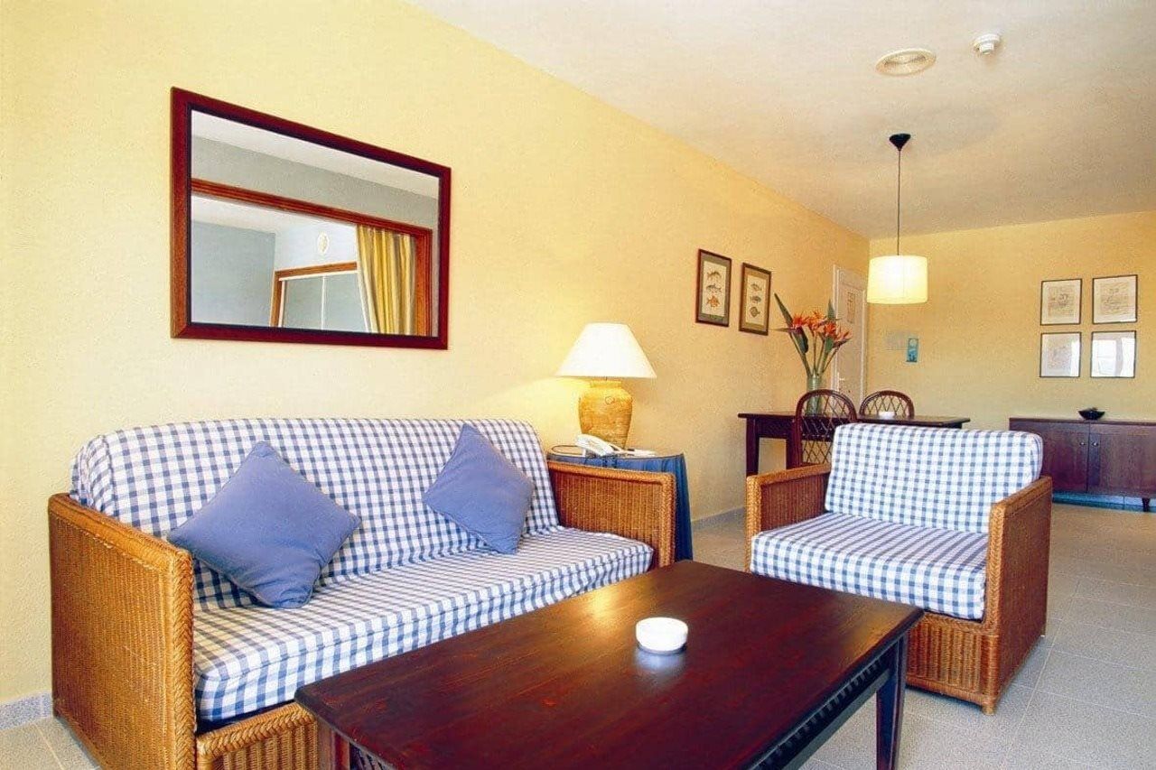 Hg Jardin De Menorca Aparthotel Сон Боу Екстериор снимка